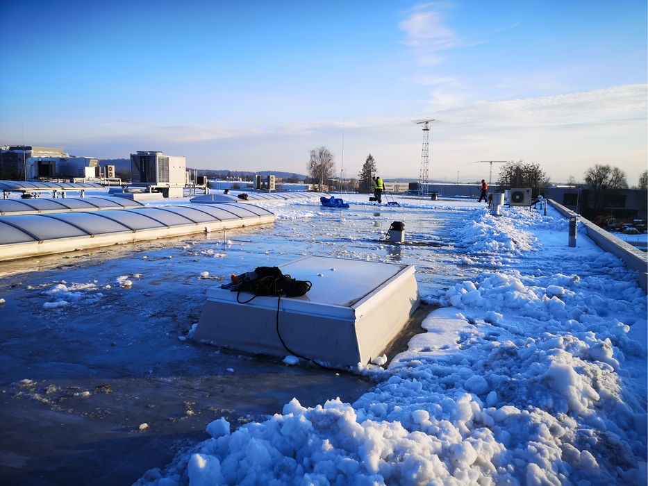 Odśnieżanie dachów