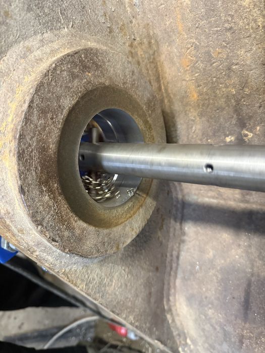 Tulejowanie, wytaczanie, spawanie koparek, ładowarek, maszyn.