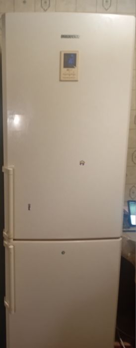 Срочно,продам холодильник.самовывоз