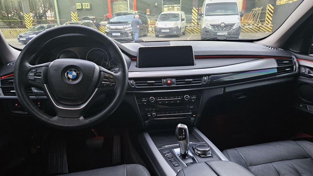 Автомобіль BMW F15 2016 рік