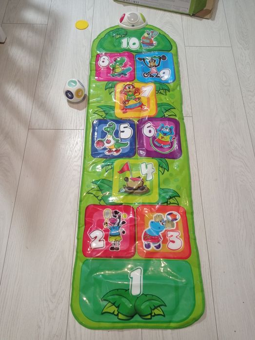 Mata grająca gra w  klasy Chicco elektroniczna
