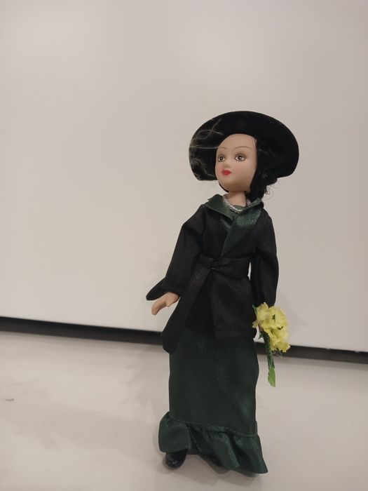 Статуетра Фарфорова