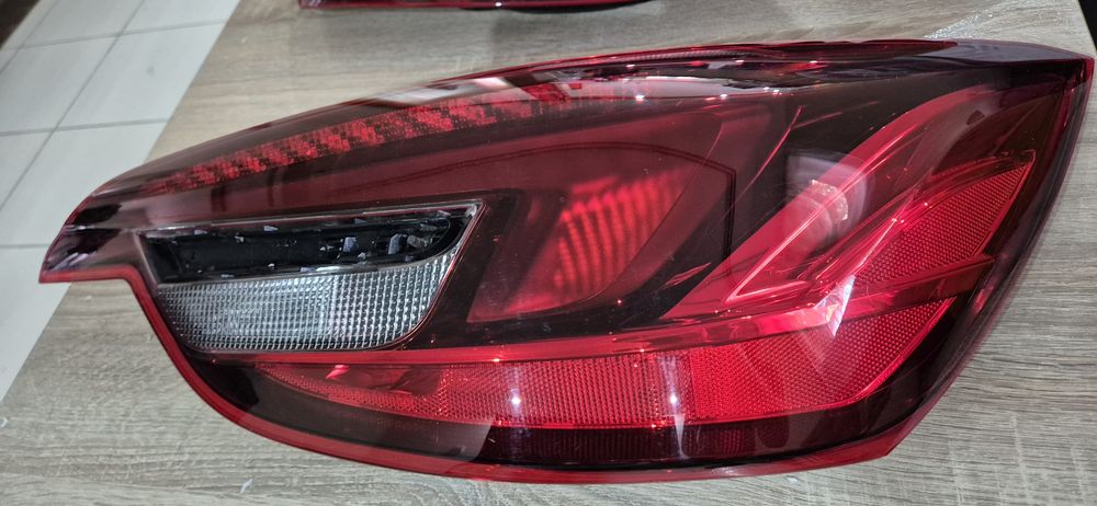 Lampa tył prawa i lewa Opel Cascada 2019 (USA)