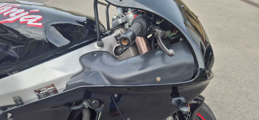 Kawasaki zx7 black édition