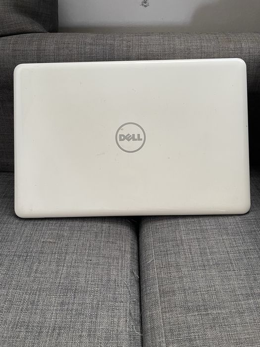 Laptop Dell Inspiron i3, 4GB, Win 10