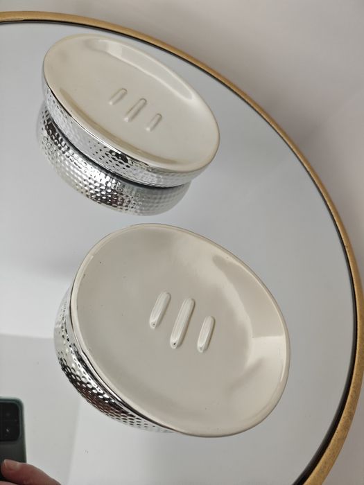 Conjunto saboneteiras novas