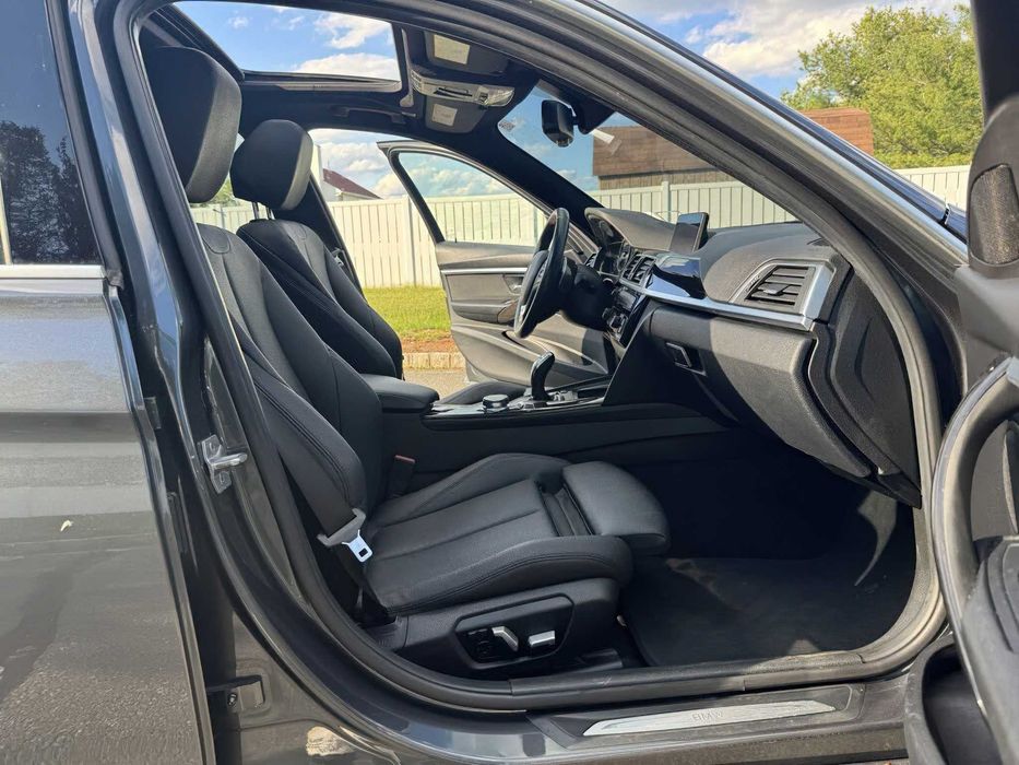 BMW 3 Series 330i xDrive      2017