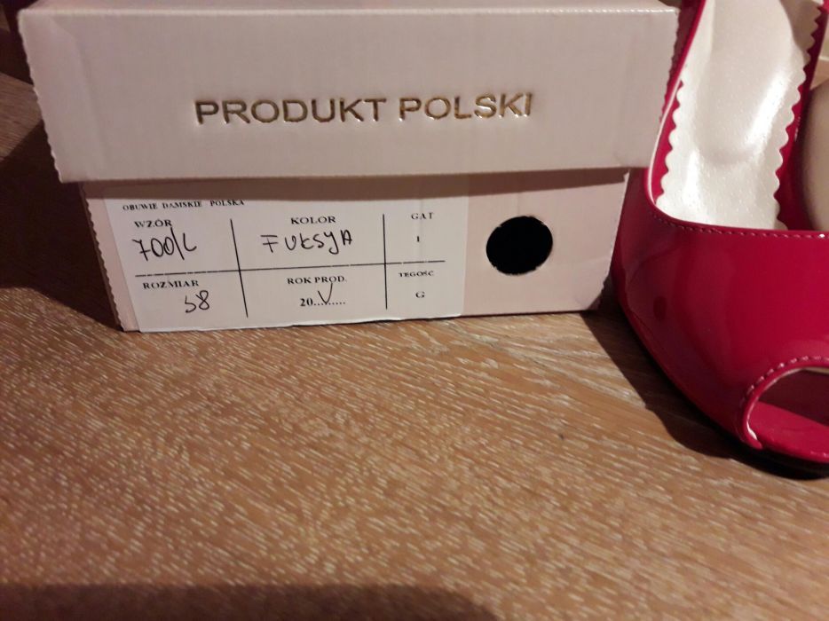 Sandały, obcas, kolor fuksja, rozm. 38