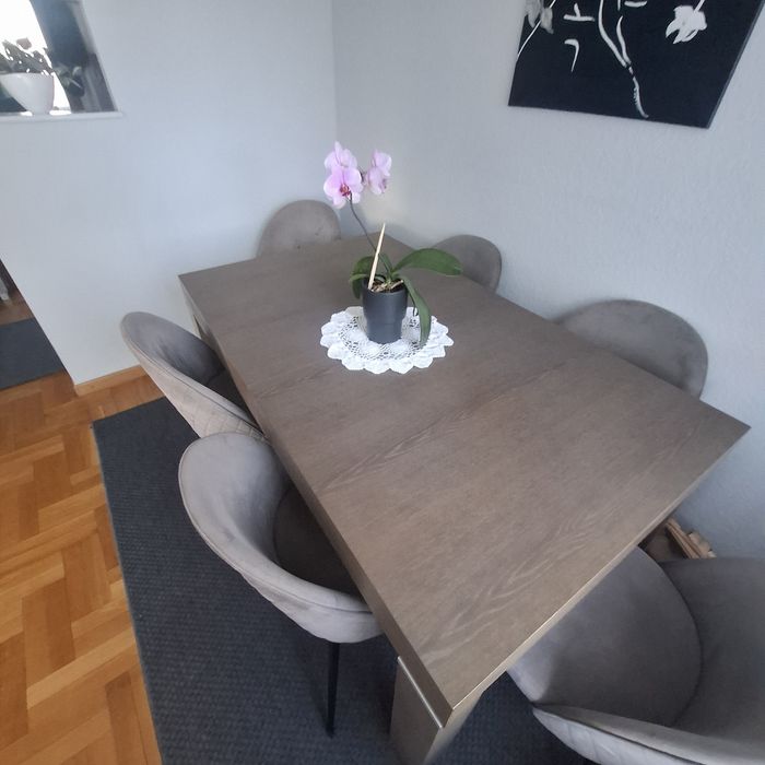 Stół  dębowy rozkładany