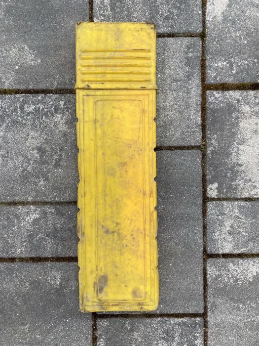 Trojkat ostrzegawczy samochodowy sprawny