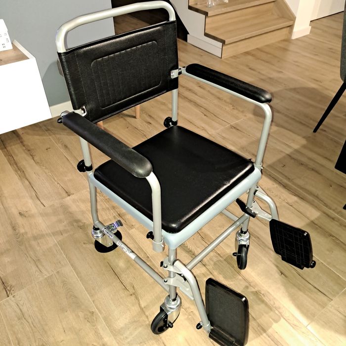 Toaleta przewoźna na kółkach