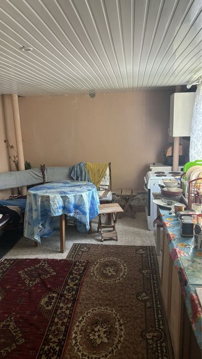 Будинок, 15соток землі, всі комунікаціі