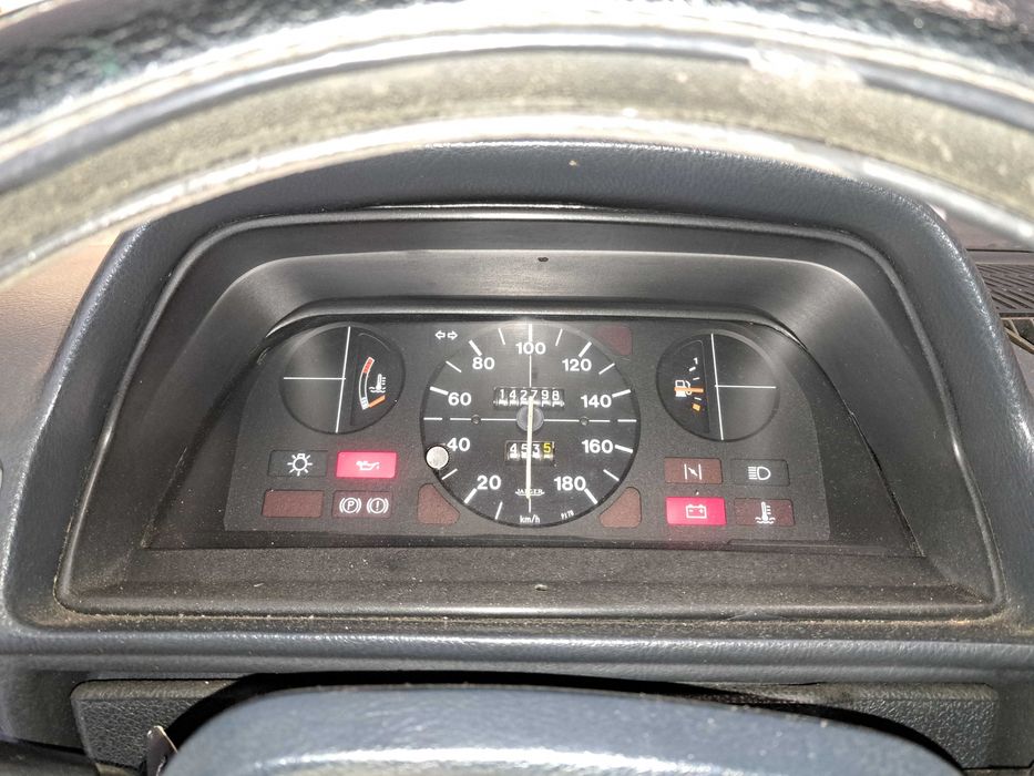 Peugeot 305 — fotografia 7