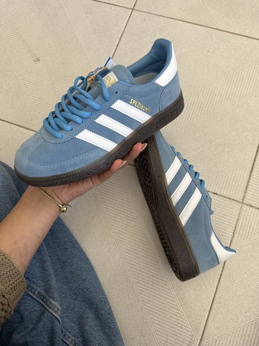 Spezials azuis claro