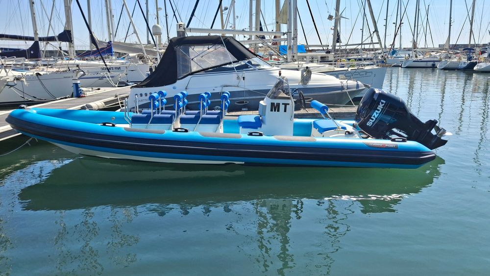 Smi rigido hydrosport modelo 7.37 lotação 12+2 está como novo estofos novos motor suzuki 225CV NOVO com apenas 40 horas com garantia 3 anos