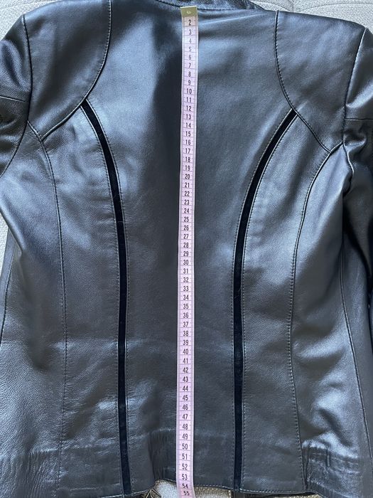 Шкіряна кожана куртка жакет, приталена, розмір S