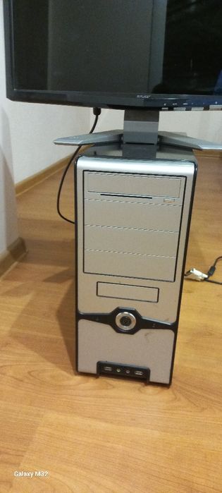 Продам комп'ютер з монітором в ідеальному стані. Windows 11