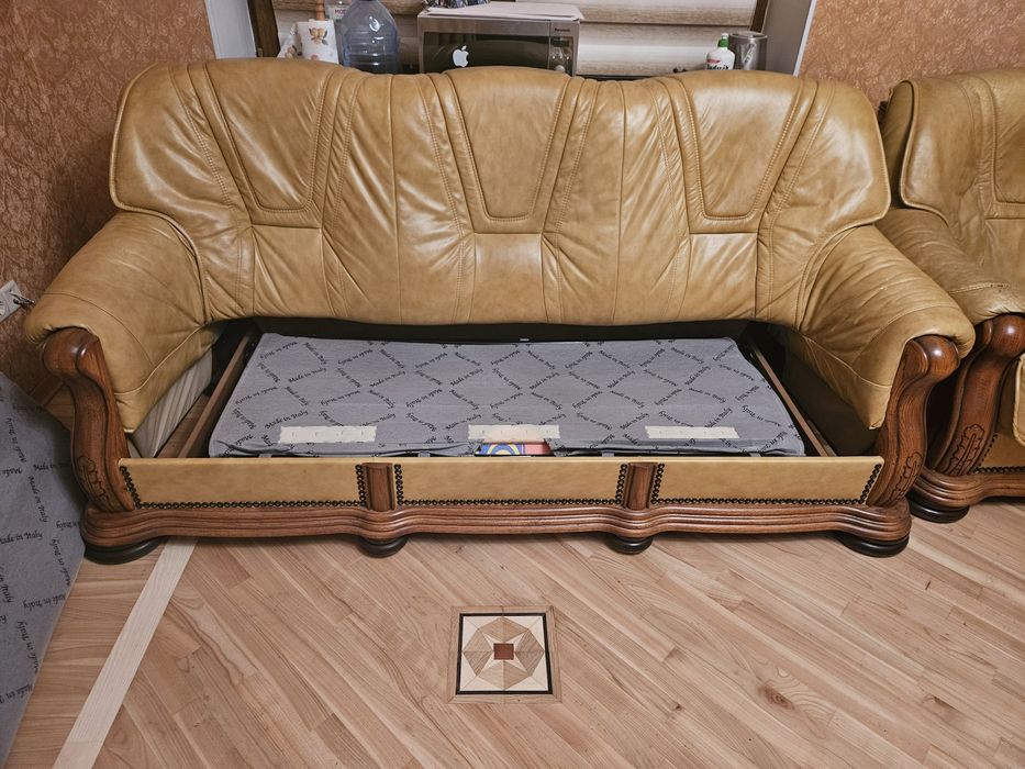 Диван шкіряний і два крісла