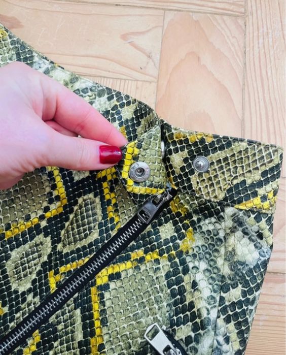 Saia cobra xs bershka