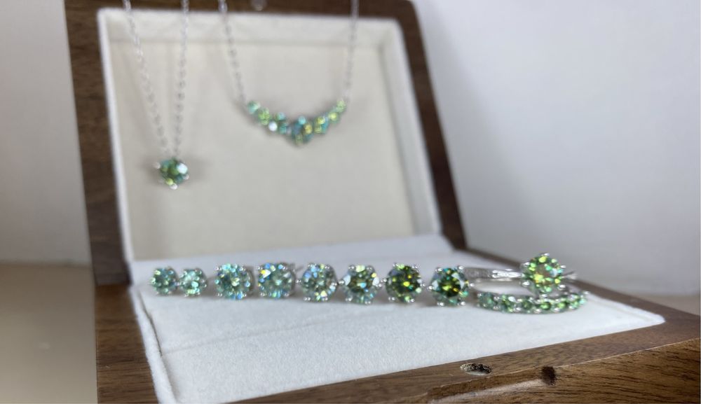 Кольє муассаніти 2.8 ct синьо-зелений муассанит