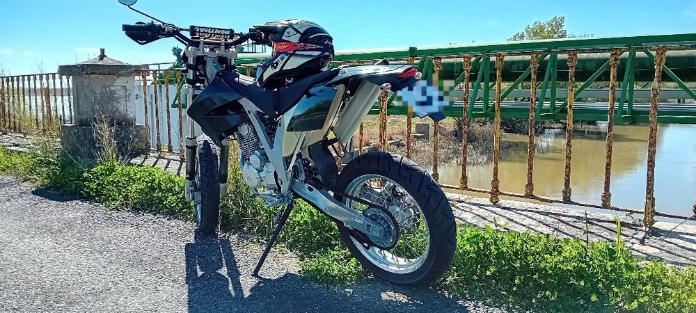AJP SPR 200 Supermoto (Carta A2)/Troca.