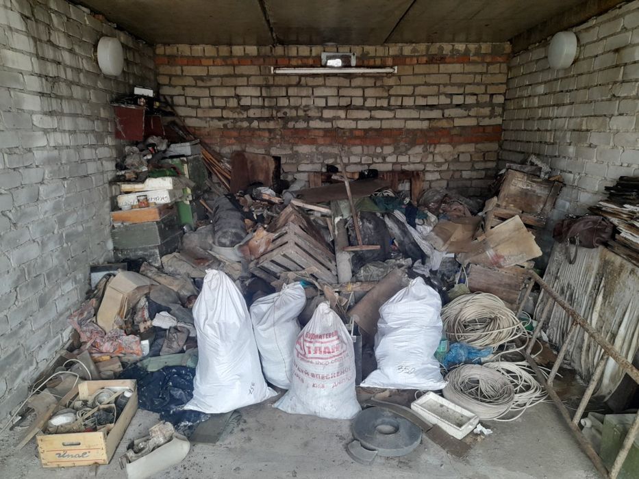 Вивіз старих меблів і мотлоху в Дніпрі