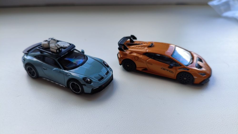 Hot Wheels premium Mini GT
