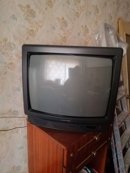Телевізор, приставка Т2 Ergo, антенна