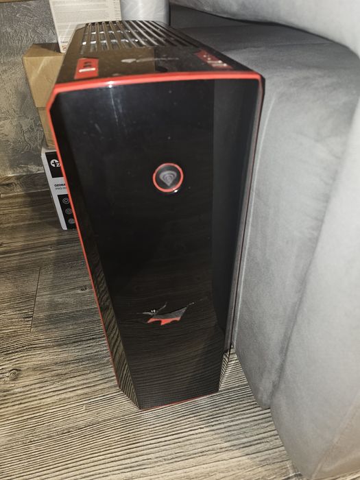 I5 8400 / 16GB RAM / 512 GB SSD /GTX 1070 OC