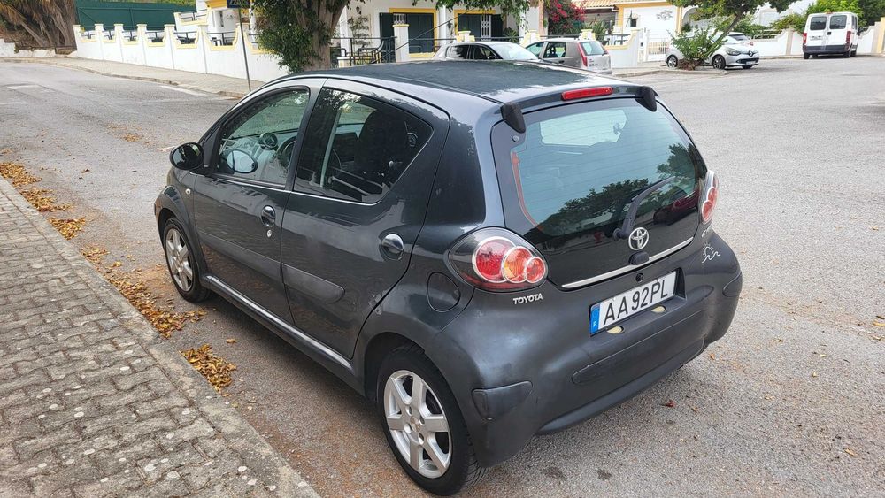 Toyota Aygo 1.0 (68cv) Plus (Luna/Cool)| Nacional | 135 000 km | AC | Android-auto
