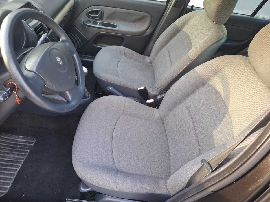 Renault Clio 1.2 16V. Expression 2004 , Muito Estimado
