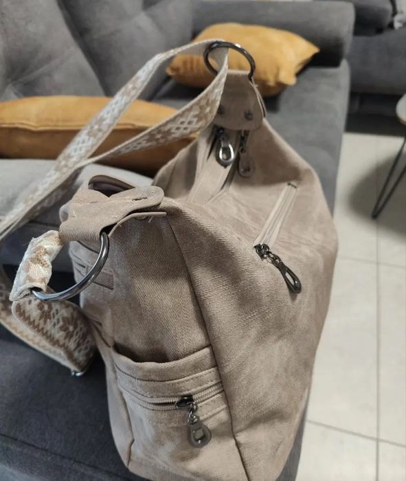 Mala Nova, você vai arrasar com essa mala nova! Entrega imediata e pronta para uso!