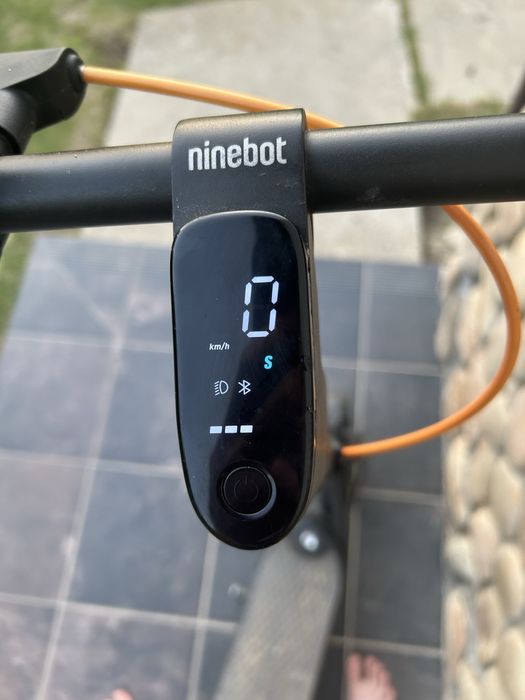 електросамокат Ninebot Kickscooter F30E