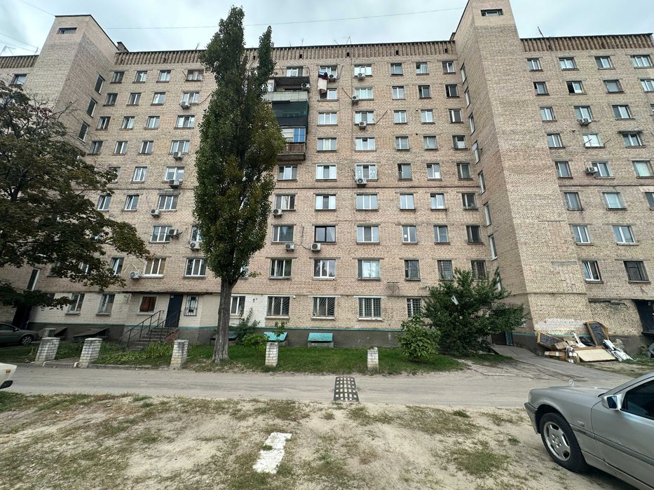 Продаж кімнати, вул. Йорданська 14-А, метро Оболонь - 10 хвилин.