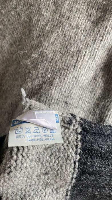 Sweter wełniany 100% wool z kapturem szary