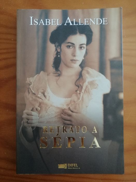 Livro "Retrato em Sépia"