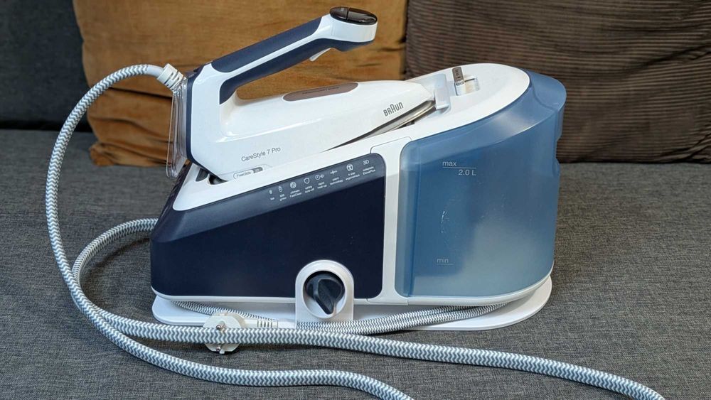Braun CareStyle 7 Pro Steam Generator Iron + Ironing Board