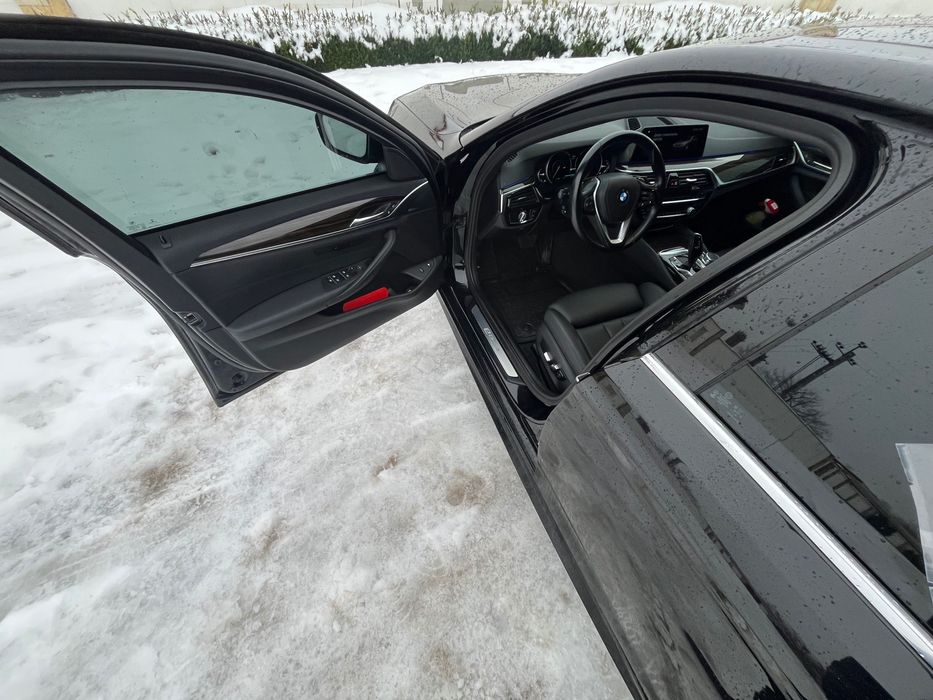 BMW 530E гібрид плагін