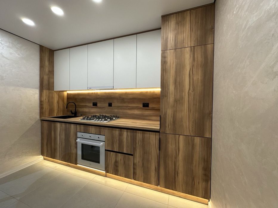 Продається 2 кімнатна квартира по вул. Смакули