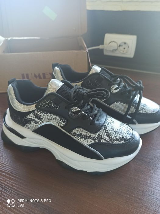 Стильні  жіночі кросівки,люкс якість