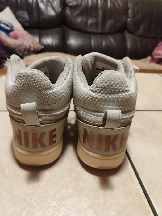 Nike damskie idealne na wiosnę i lato.