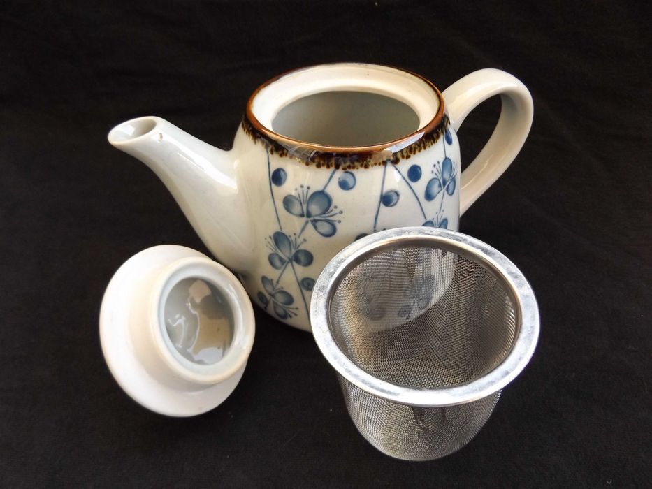 BULE e TAÇAS de CHÁ em PORCELANA Japonesa – Decoração Floral Azul