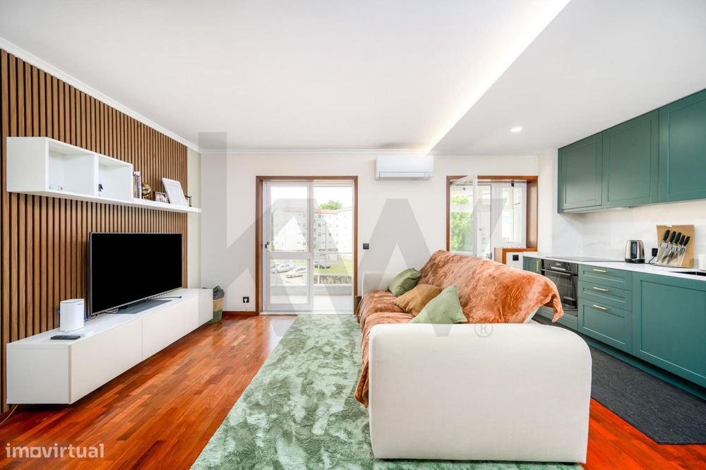 T1 Apartment on Upper Floor – Retreated, Furnished – Ramalde, Porto