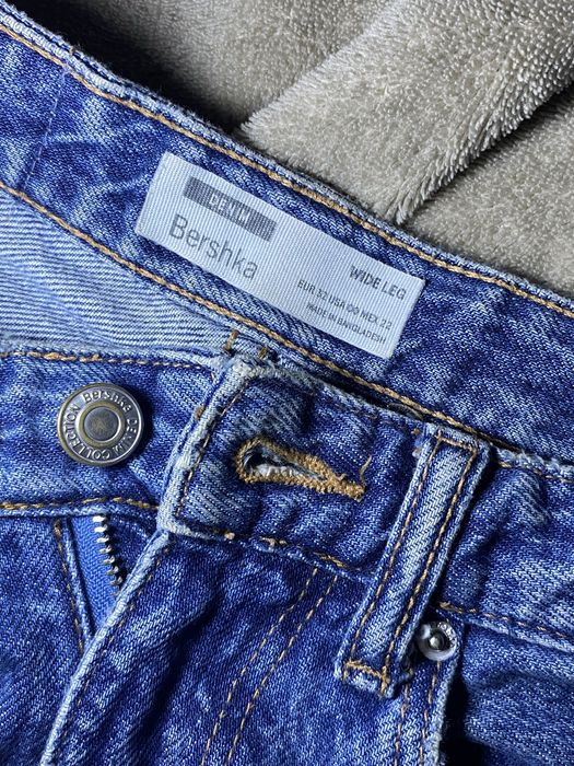 Джинси жіночі Bershka