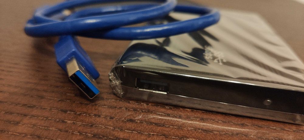 500GB External Drive USB 3.2 Like New64283968483330121