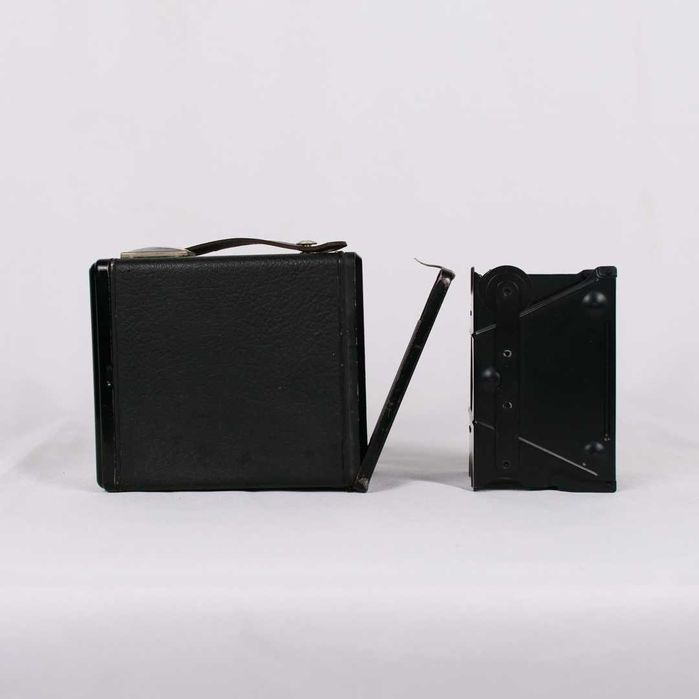 Máquina fotográfica Kodak Brownie Six-20 Model C