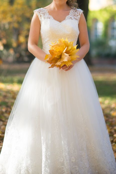 Stylowa suknia ślubna stan idealny , rozm 38