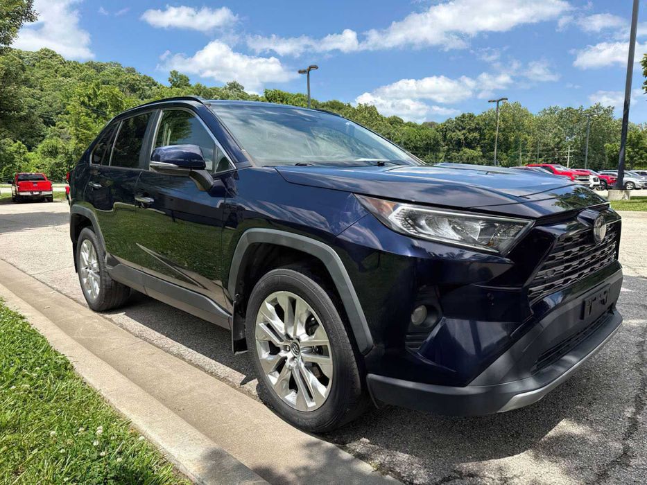Toyota RAV4 Limited      2019