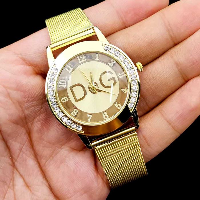 Роскошные женские часы со стразами