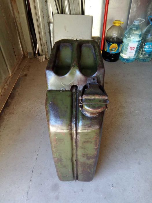 Канистра 20л. металл ГОСТ. ( дизель, бензин ).